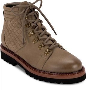 Blonde Helen Hiker; waterproof